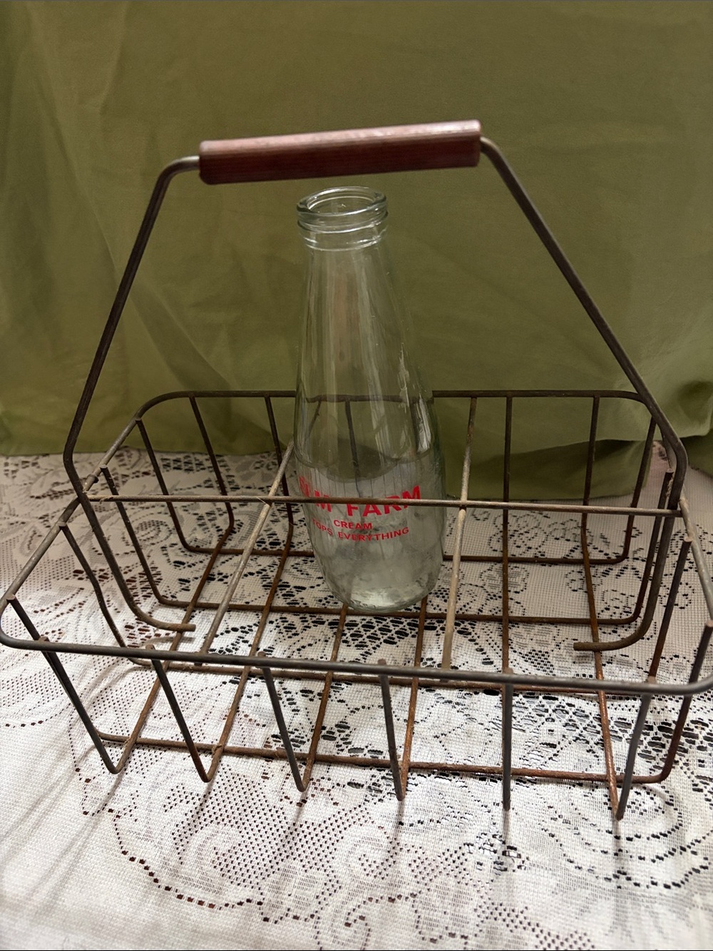 Farmhouse Milk carrier with Elm Farms Bottle